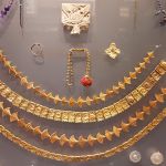 20 Musée Heraklion bijoux minoens tombes.jpg